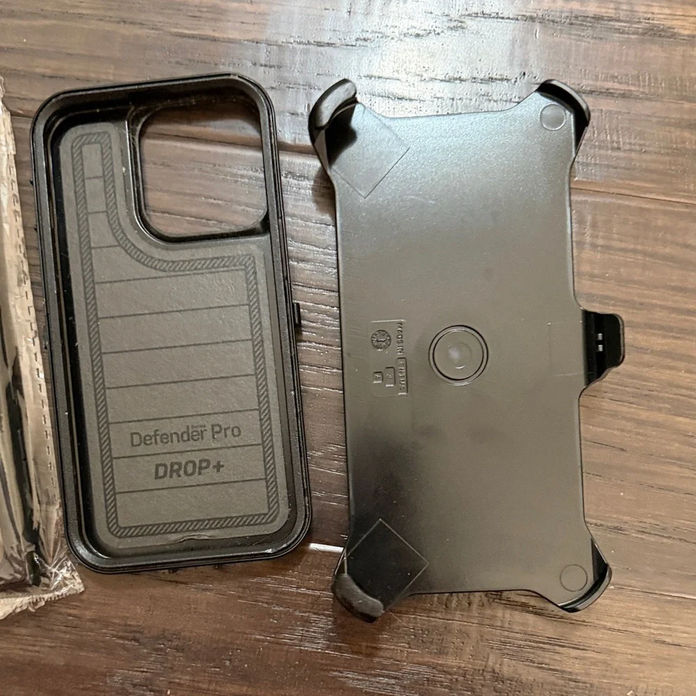 Black Phone Case S22 Ultra & Defender Pro Drop + case for a different phone
